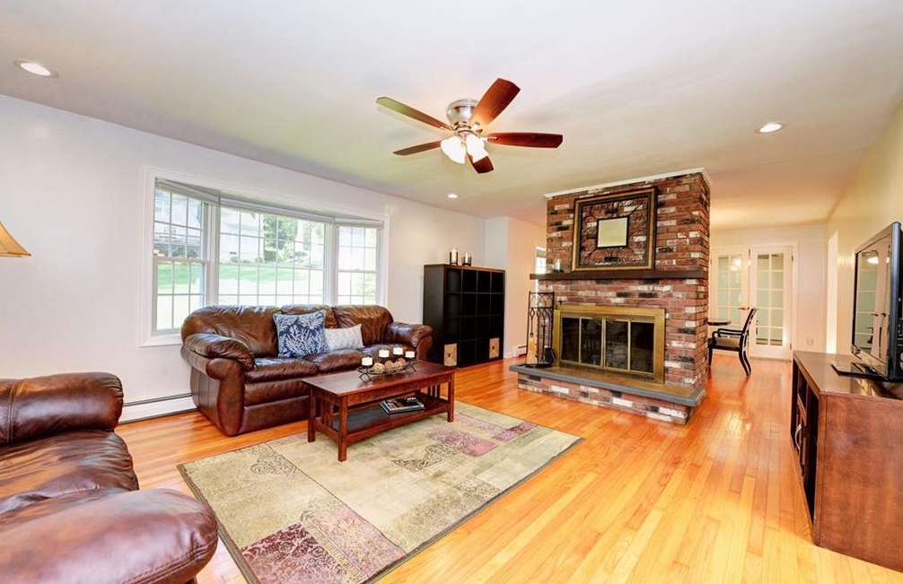 107 Lamplighter Lane- Living Room 